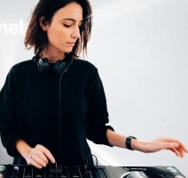 AMELIE LENS
