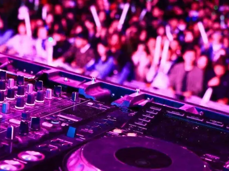 怎么区分“house”和“dance”风格的音乐?