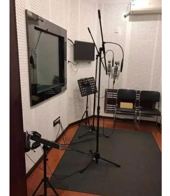 家庭简易录音棚设备要准备什么？