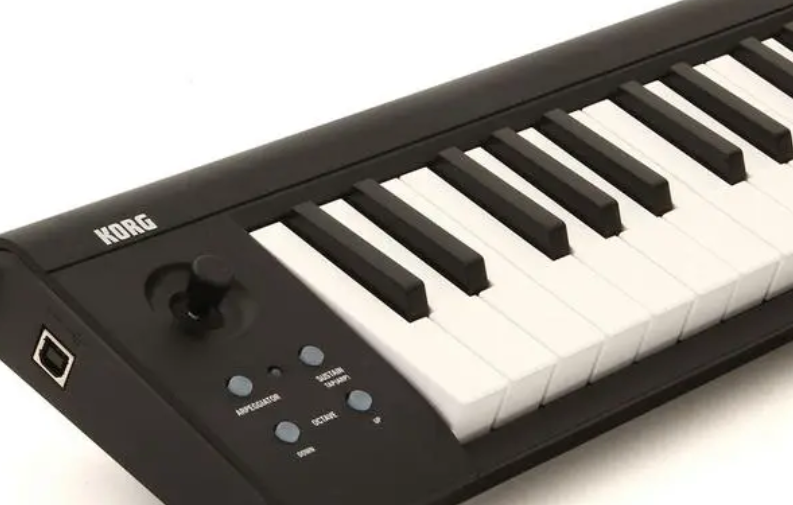 新手以后想编曲，买MIDI键盘还是合成器？