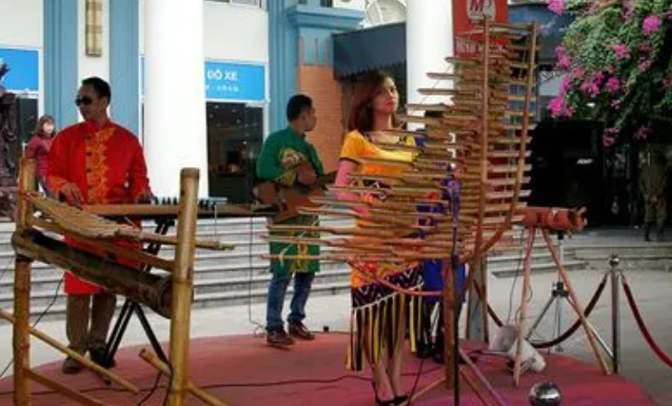 竹琴是哪个民族的乐器？