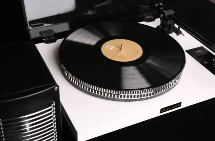 黑胶唱片和普通唱片有什么区别？