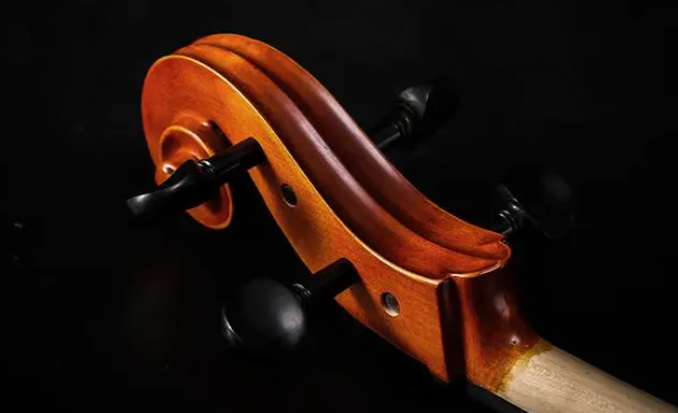 大提琴用什么材质制作的？