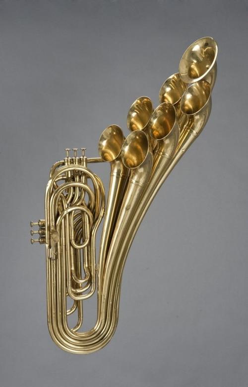 铜管乐器是用什么材质制作的？